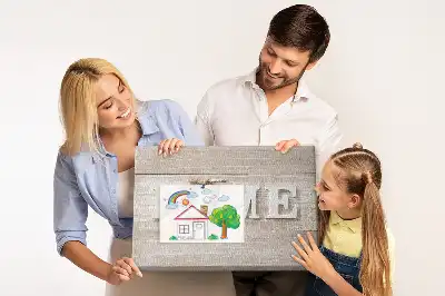 Korkowa tablica na ścianę z napisem Home
