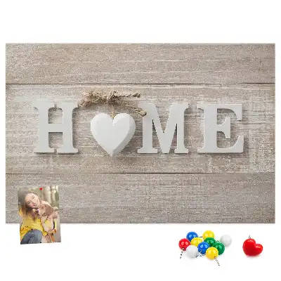 Korkowa tablica na ścianę z napisem Home