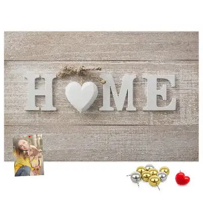 Korkowa tablica na ścianę z napisem Home