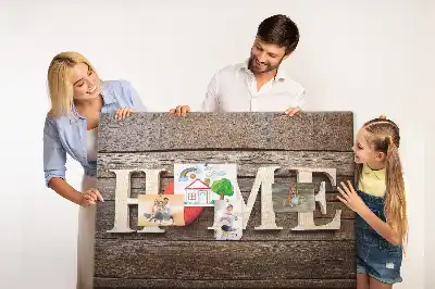 Ozdobna tablica korkowa z napisem Home