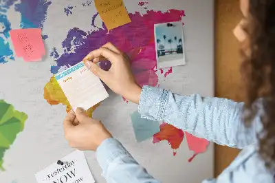 Tablica korkowa dla dzieci Abstrakcyjna mapa świata