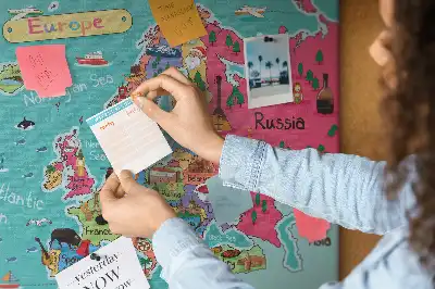 Tablica korkowa z mapą państw Europy