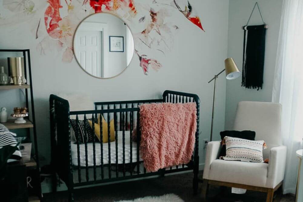 Jak urządzić kącik niemowlaka w sypialni rodziców?