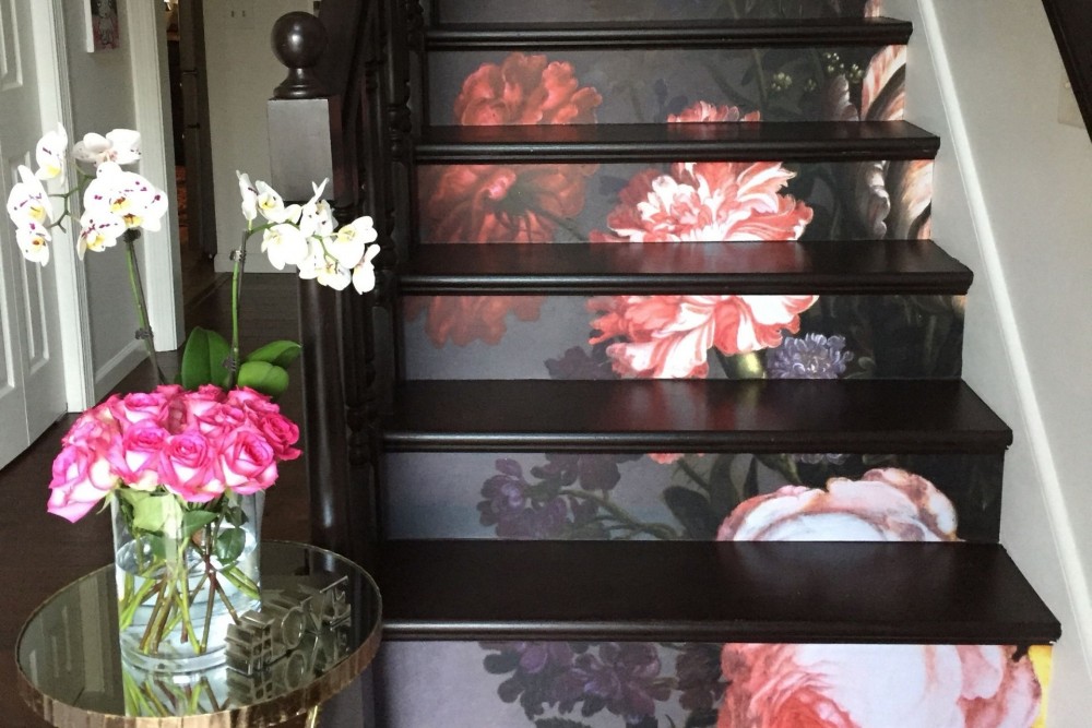 Naklejki na schody w kwiaty